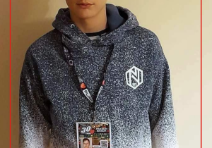 Wolontariusz - uczeń klasy VIII Mateusz Świech