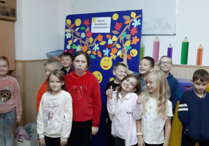 Uczniowie świetlicy szkolnej i ich pozdrowienia