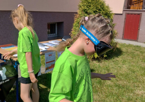 Uczennica klasy I w alkogoglach