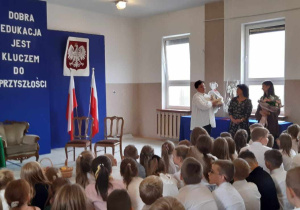 przewodnicząca Rady Rodziców pani Sylwia Majchrzak i pani Joanna Świderek