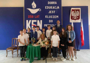 klasa VI z wychowawcą panią Agnieszką Polus