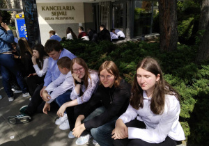 w oczekiwaniu na wejście do Sejmu RP