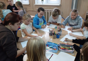 Wspólne prace plastyczne uczniów klas I- III