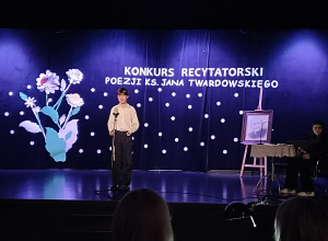 Poezja, która ocala wartości - udział naszych uczniów w Rejonowym konkursie poezji ks. Jana Twardowskiego