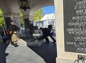 Obchody patriotycznych świąt majowych przy Grobie Nieznanego Żołnierza