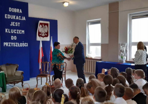 wręczenie Nagrody Wójta Gminy Lubochnia pani Małgorzacie Smolarek
