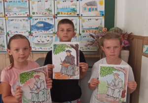 uczniowie kl. II prezentują swoje prace