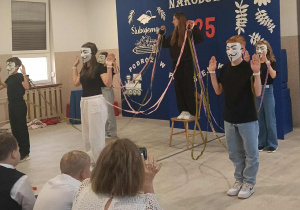 spektakl Szkolnego Teatrzyku "Myślnik" pt.: "Sekret"