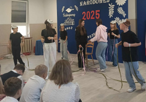 spektakl Szkolnego Teatrzyku "Myślnik" pt.: "Sekret"