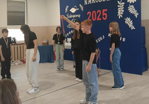 spektakl Szkolnego Teatrzyku "Myślnik" pt.: "Sekret"