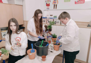 część praktyczna warsztatów - sadzenie roślin