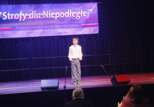 recytuje Antoni Zimnicki - uczeń klasy VIII