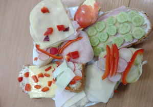 Kanapki przygotowane przez uczniów