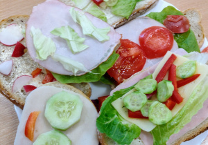 Kanapki przygotowane przez uczniów