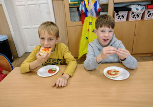 Uczniowie klasy drugiej