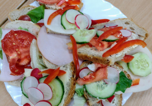 Kanapki przygotowane przez uczniów