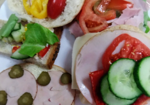 Kanapki przygotowane przez uczniów