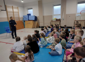 Spotkanie profilaktyczne z policjantką