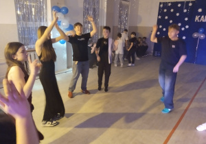 wspólna zabawa klas V - VIII