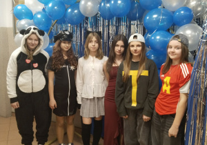 dziewczęta z kl. VII