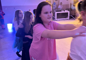 wspólna zabawa młodszej grupy kl. I - IV