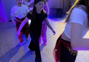 wspólna zabawa młodszej grupy kl. I - IV