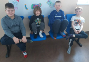 tymczasem na szkolnym korytarzu ...