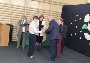 wręczenie wyróżnienia