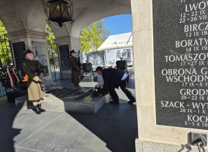 Obchody patriotycznych świąt majowych przy Grobie Nieznanego Żołnierza