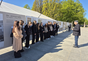 Uczniowie poznają najważniejsze wydarzenia związane z Warszawą