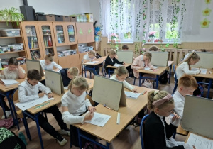 uczniowie kl. III na pierwszym swoim poważnym egzaminie