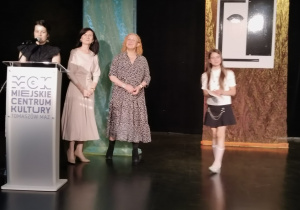 wyróżnienie odbiera Marcelina Grabowska w kategorii klas IV - VI