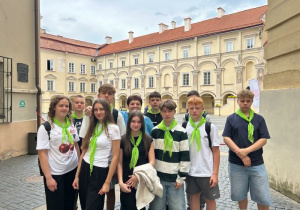 na dziedzińcu Uniwersytetu Wileńskiego
