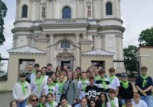 przed Kościołem św. Piotra i Pawła w Wilnie