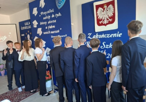 ślubowanie uczniów klasy VIII