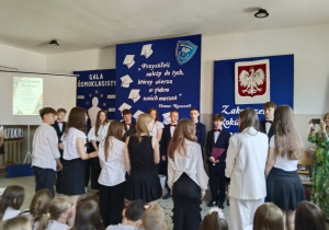 pożegnanie klasy VIII przez klasę VII