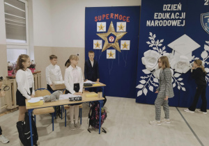 spektakl Teatrzyku Szkolnego "Myślnik"