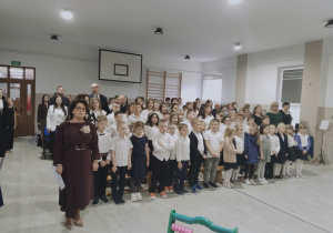odśpiewanie hymnu państwowego