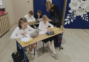 Spektakl "W poszukiwaniu supermocy nauczycieli"